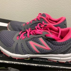 New Balance Women’s sneakers Size 7.5 excellent condition